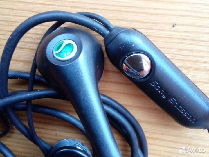 Наушники Sony Ericsson