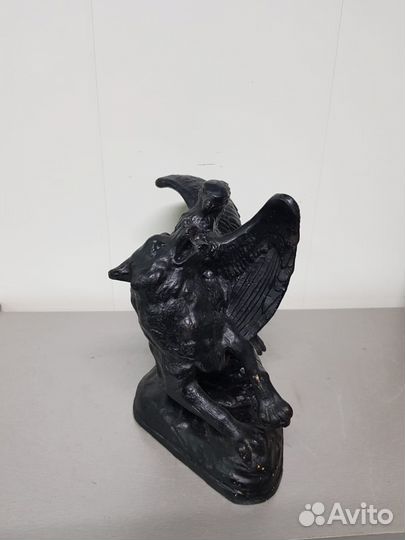 Статуэтка чугун 