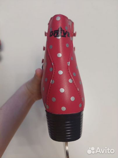 Коньки фигурные 33 р. новые