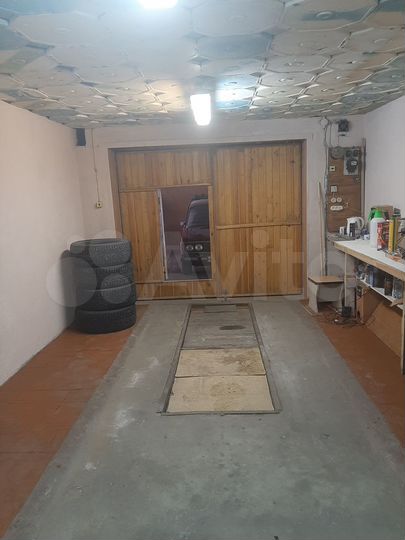 Гараж, > 30 м²
