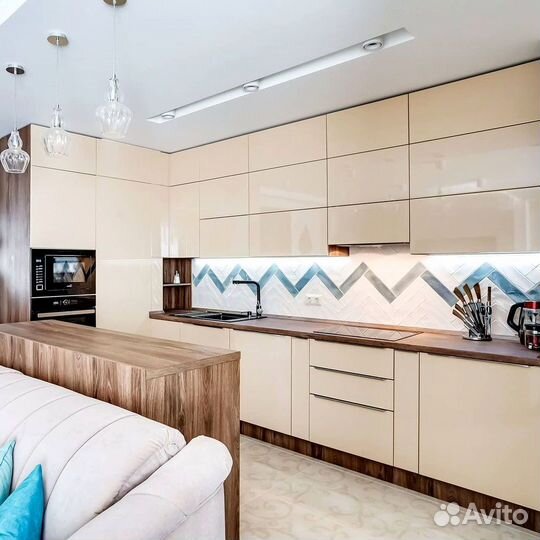 Кухня в потолок на заказ