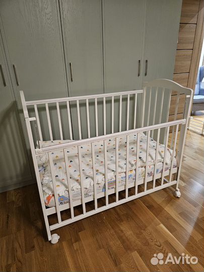 Кроватка с матрасом