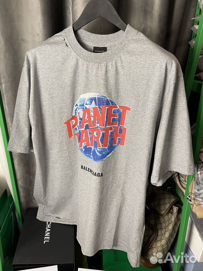 Новая футболка balenciaga planet earth