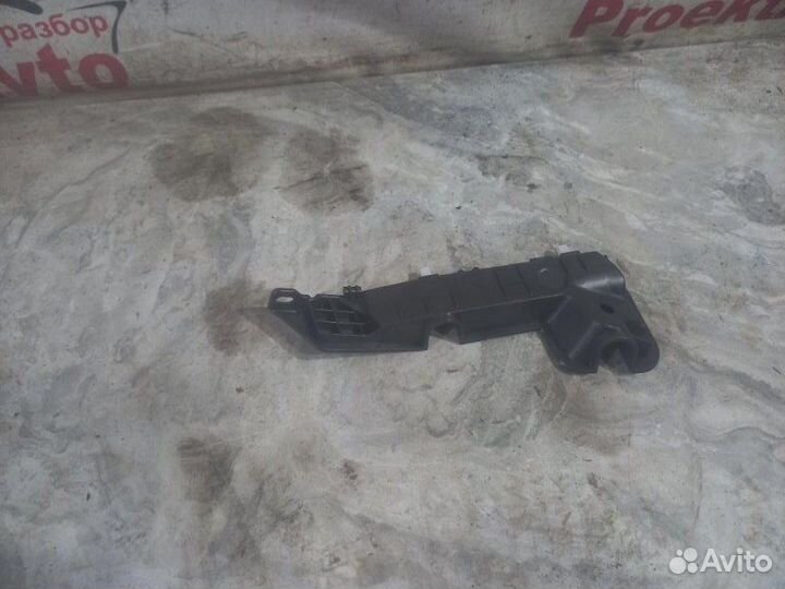 Крепление бампера переднее левое Kia Rio 4 2021