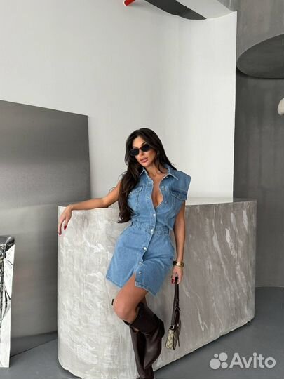 Стильный джинсовый комбинезон