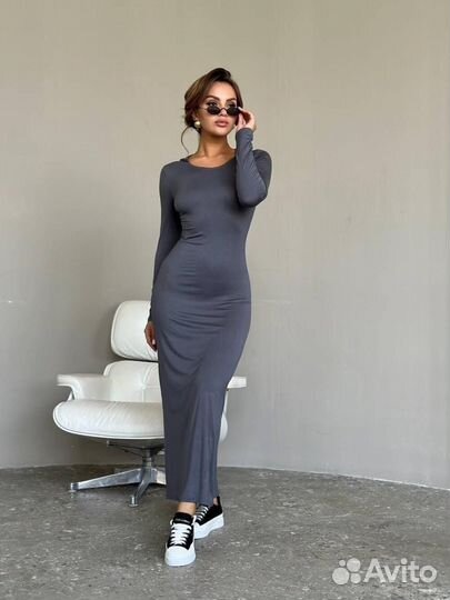 Трикотажное платье макси skims