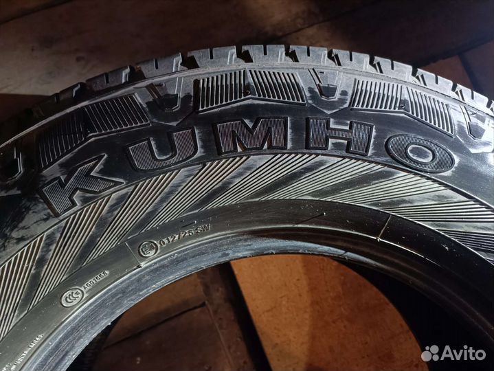 Kumho Road Venture ST KL16 235/75 R16