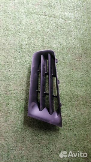 Решетка радиатора левая Renault megane 2 рест