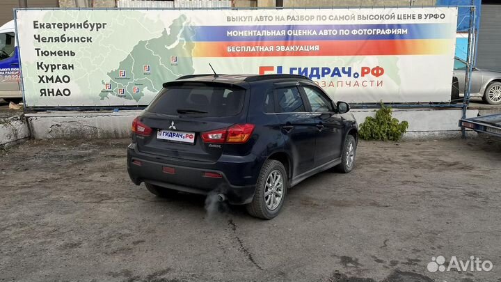 Отражатель задний Mitsubishi ASX 8355A039. Правый