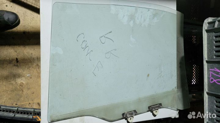 Стекло зад право Toyota Carina E Тойота Карина Е