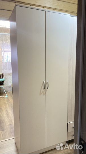 Шкаф распашной