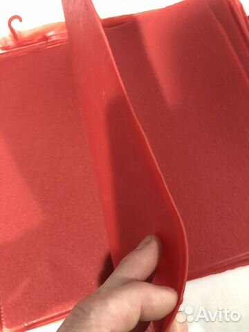 Профилактика для обуви красного цвета