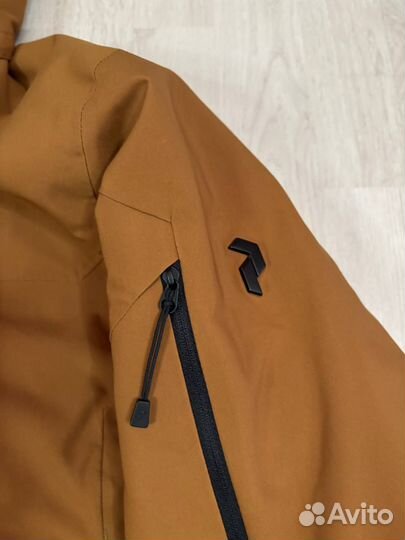 Ветровка peak perfomance