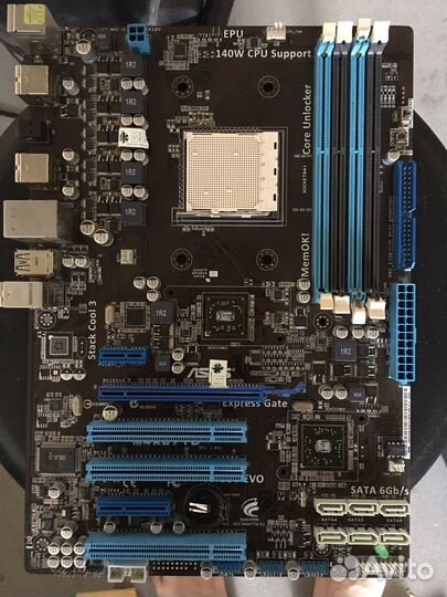 Материнская плата