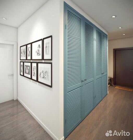 Шкафы на заказ для прихожей с жалюзийными фасадами