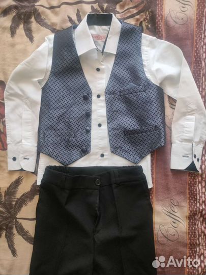 Строгий костюм для мальчика 3-4 года