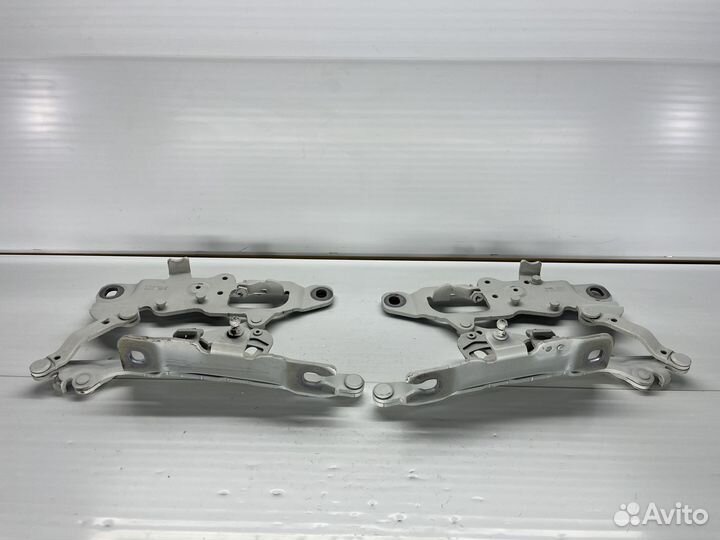 Петли капота BMW F10