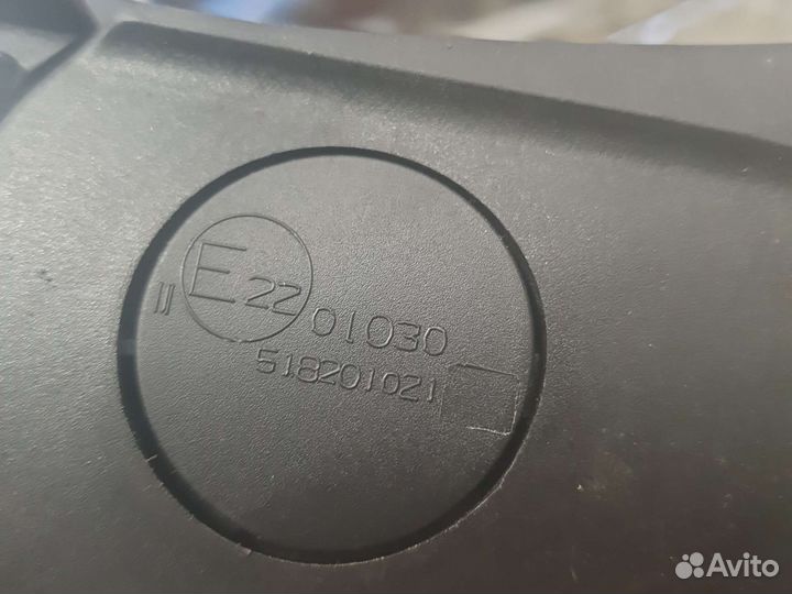 Зеркало левое Волга Chrysler 2.4 518201021