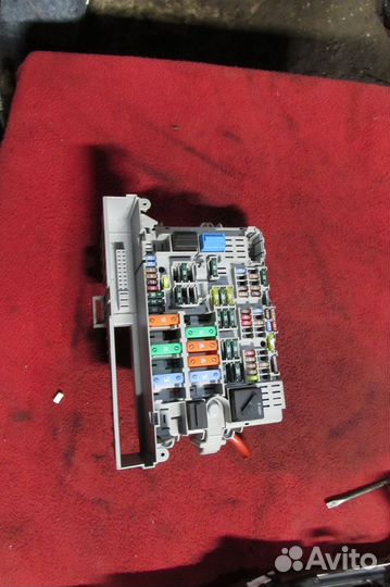 Блок предохранителей bmw е90