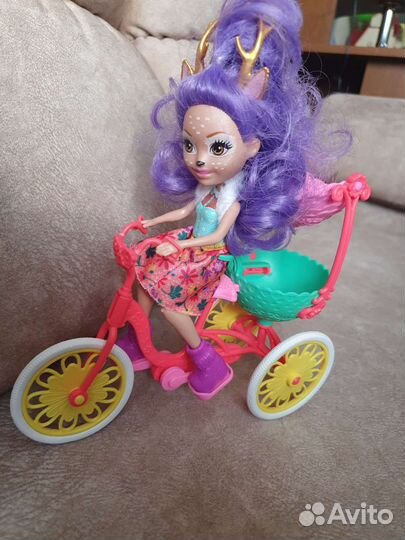 Enchantimals на велосипеде