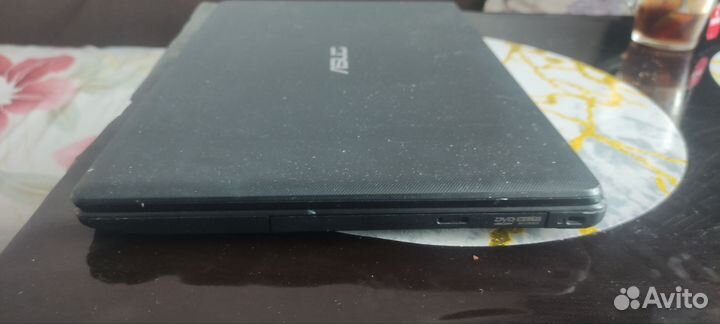 Ноутбук asus x552m