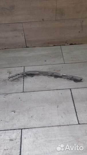 Молдинг бампера задний правый Volkswagen Tiguan 2