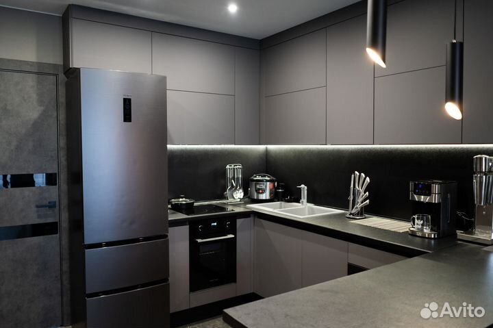 Кухонный гарнитур на заказ с техникой в стиле икеа