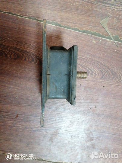 Опора кузова Nissan Patrol Y60 1987-1997