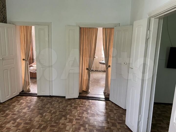 Дом 271,9 м² на участке 15,6 сот.