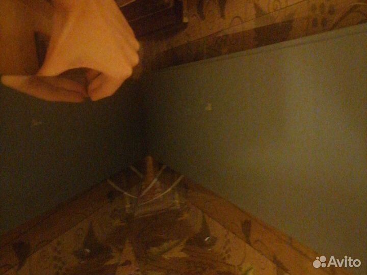 Несколько зеркал и стеклянные полки бу