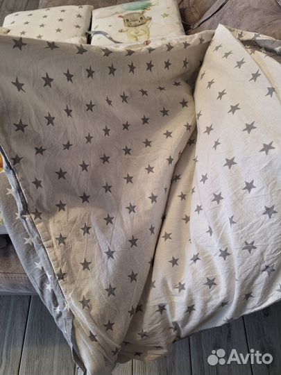 Одеяло и бортики для кроватки