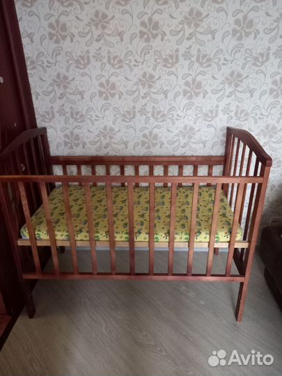 Детская кроватка