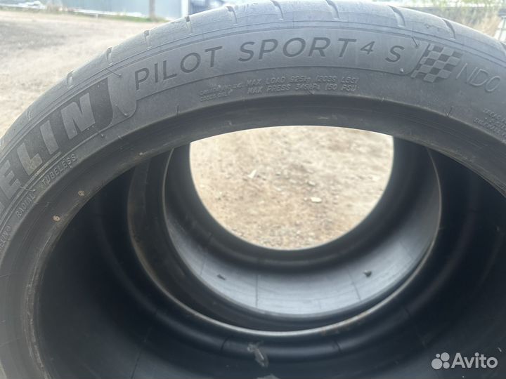 Michelin Pilot Sport 4 315/30 R21