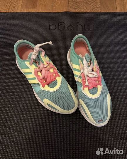 Кроссовки для бега adidas