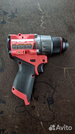 Шуруповерт Milwaukee M12 3404 Fuel