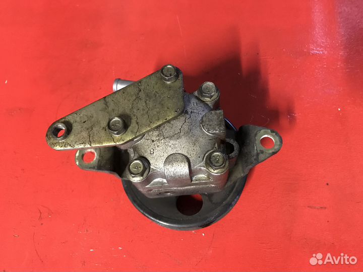 Насос гура Nissan Teana J31 qr25de 2.5