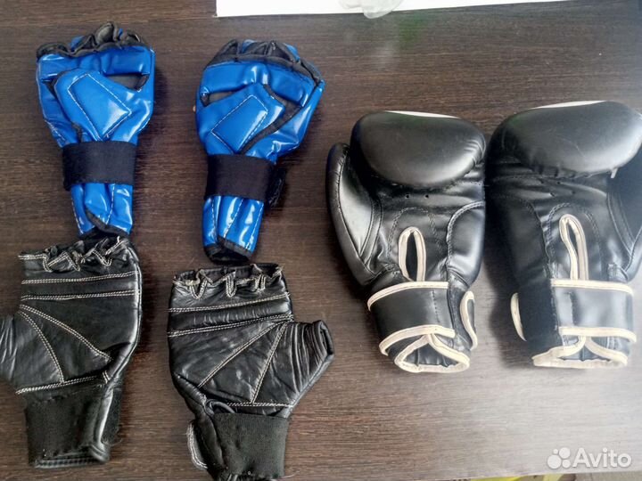 Боксерские перчатки