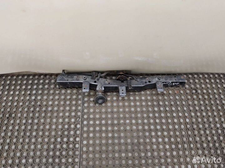 Верхняя планка замков капота Toyota Auris 2007