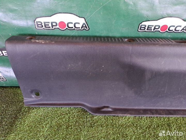 Накладка замка багажника Toyota Camry SV43 3S-FE