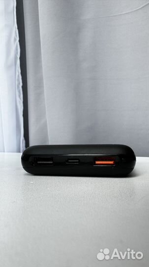 Power bank Uniscend с беспроводной зарядкой