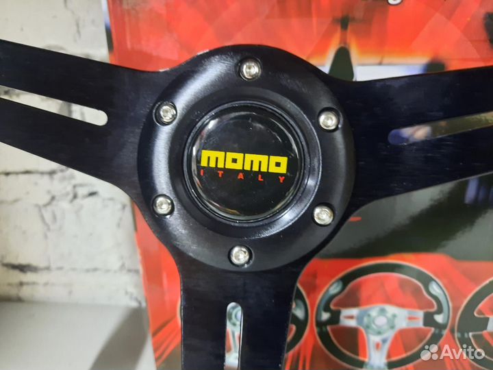 Спортивный руль Momo ваз 2107 2110 2114 Приора