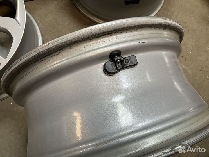 Диски Р17 5*114.3 ет 51 оригинал Хюндай Таксон