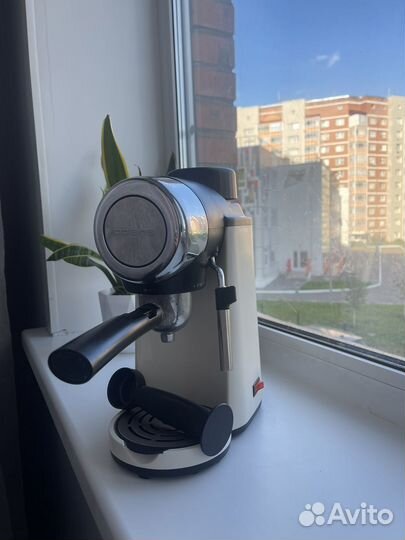 Кофеварка рожковая Polaris PCM 4005A