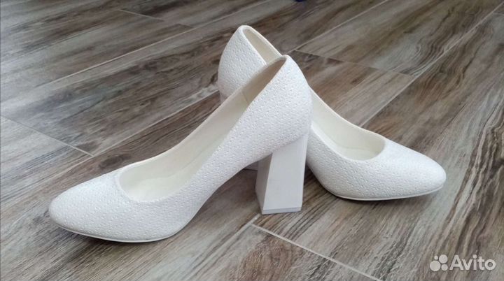 Туфли белые