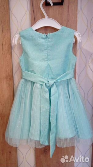 Праздничное платье на 2 года (92 р.)