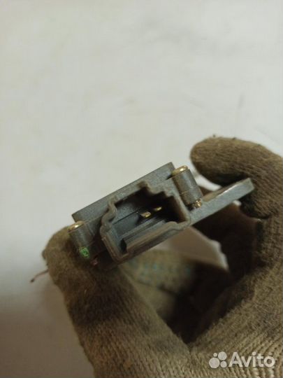 Активатор замка багажника Nissan Primera P12E