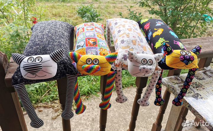 Подушки-игрушки Радужные Коты