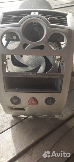 Рамка магнитолы Рено Меган 2 в сборе