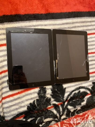 iPad 3 на запчасти дисплеи 2шт целые