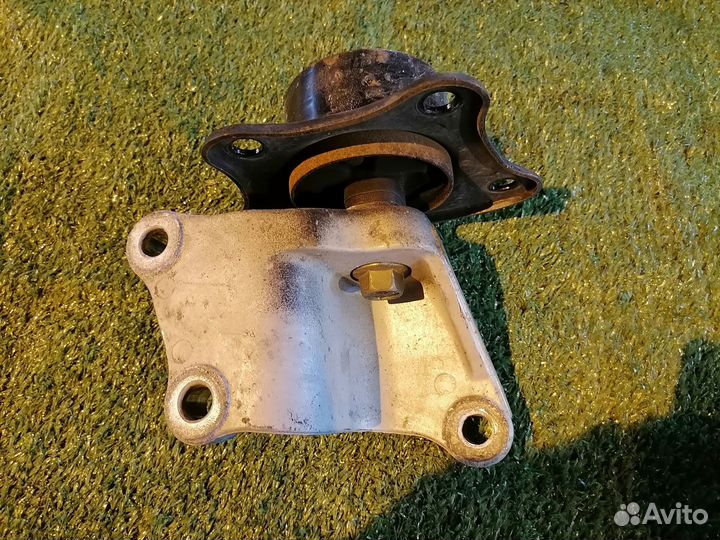 Опора двигателя (подушка двс) левая MR594275 Mitsu